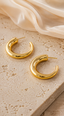 Aurelia Curve Statement Hoop Earrings – Gold