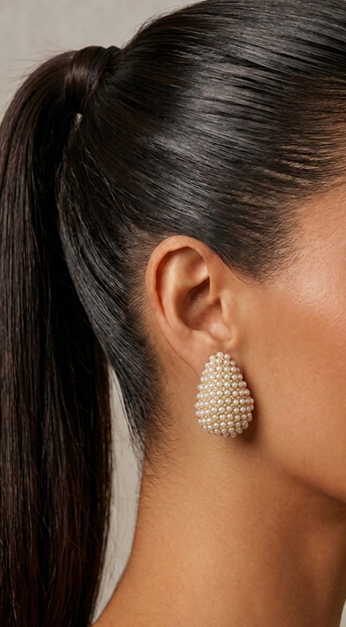 Chic Golden Pearl Earrings - Gold